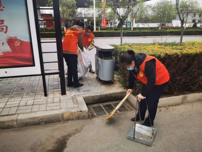 马博平台马博（中国）赴包抓共建村社开展卫生清扫志愿服务活动(图5)