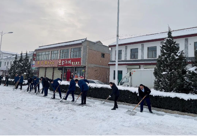 筑起安全墙 照亮乡村路——马博平台马博（中国）鼎力支持包抓共建村社文明创建工作(图7)