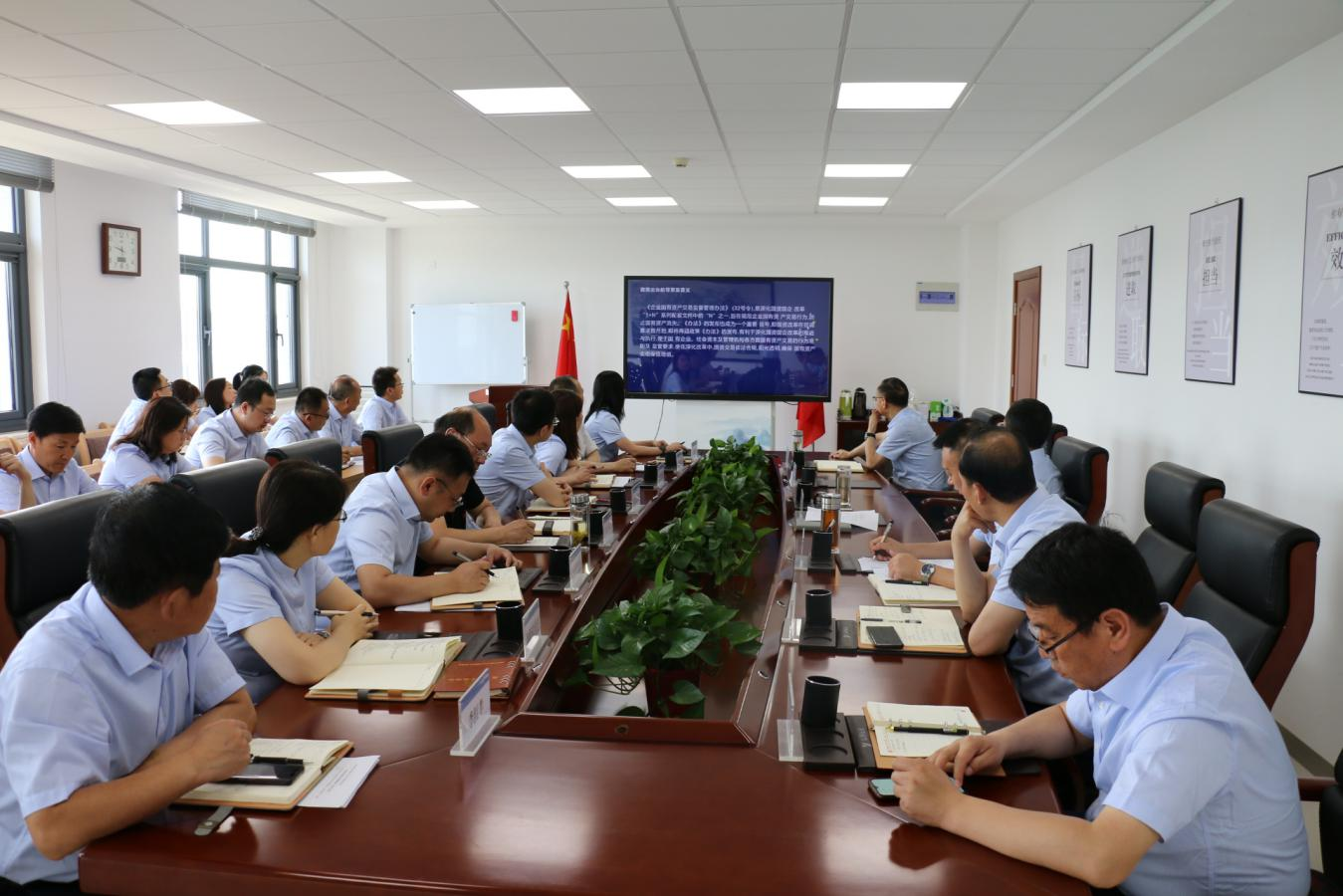 马博平台马博（中国）召开党委理论中心组集体学习研讨会议(图2)