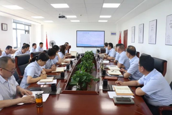 马博平台马博（中国）召开党委理论中心组集体学习会议(图2)
